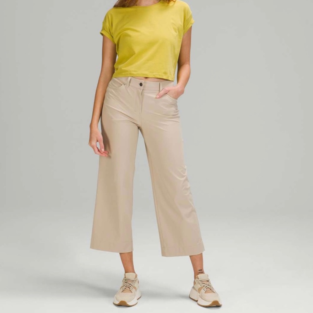 Lululemon City Sleek 5 Pocket Wide-Leg High Rise 7/8 Length Pant